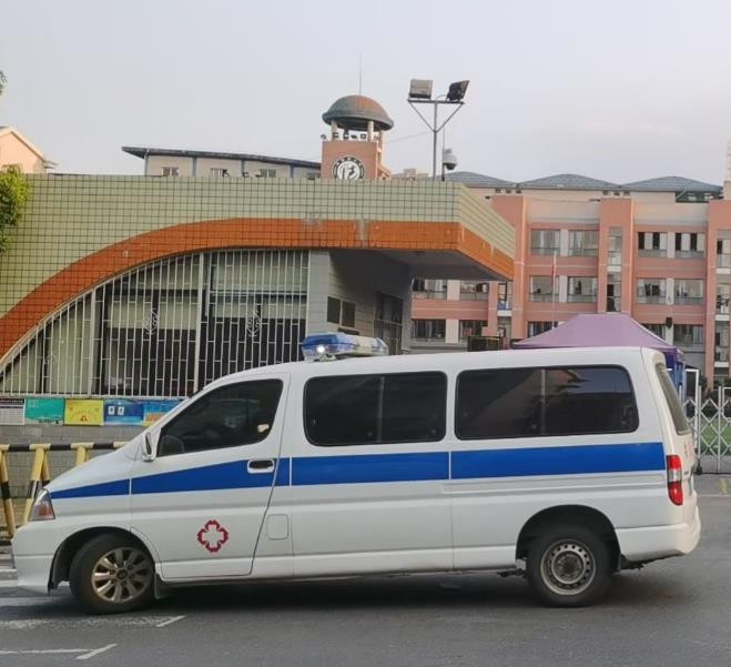 天河救护车出租护送骨折病人一公里多少钱